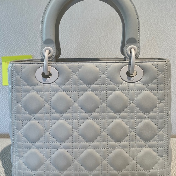 Lady Dior ultra matte cannage quilt calfskin medium bag - Picture 2 of 5